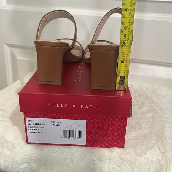 New! Kelly & Katie Carbren Cognac Sandal - Picture 4 of 13